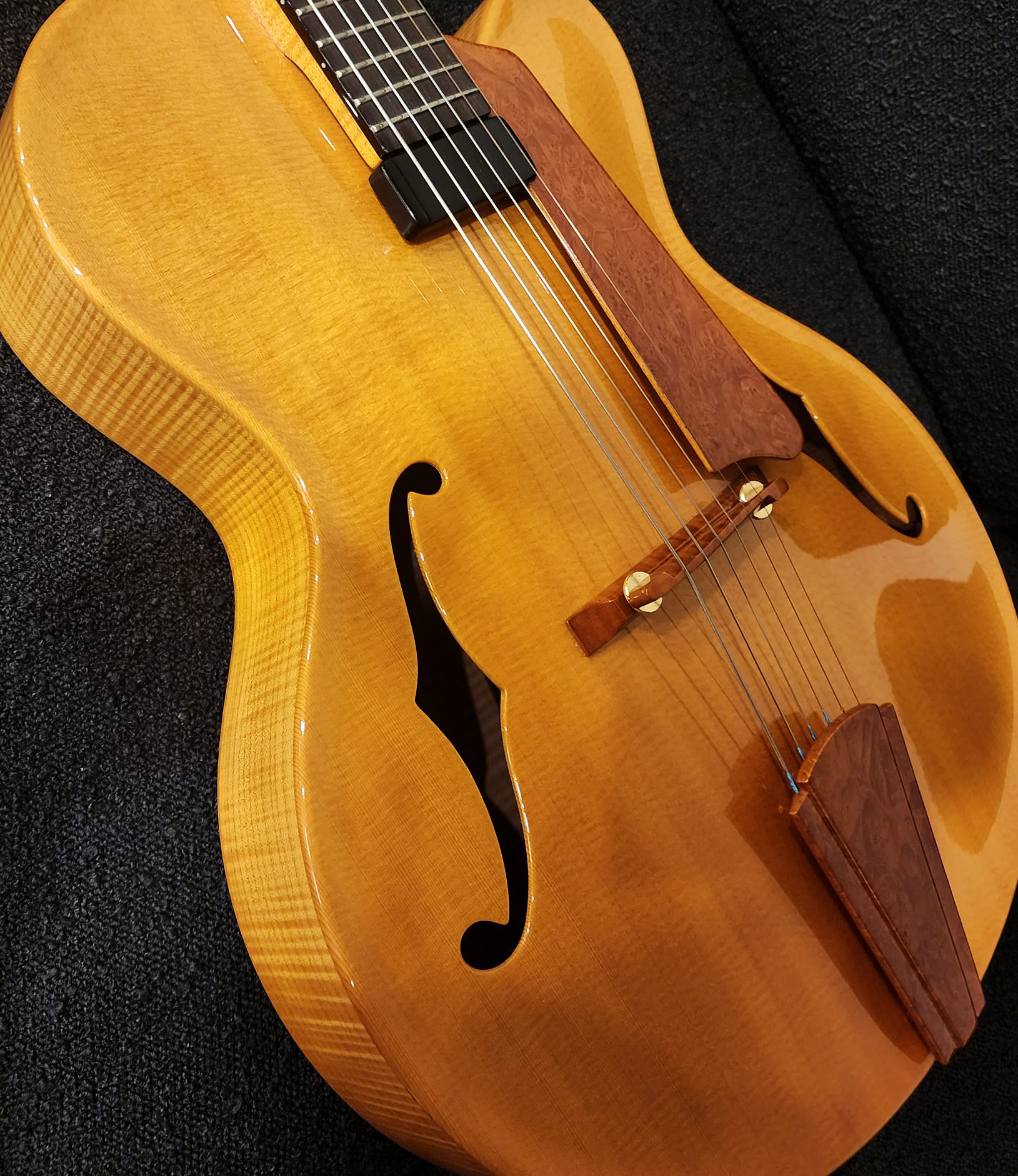 2005 Peter Hopkins 'Contessa' 16" Archtop Guitar